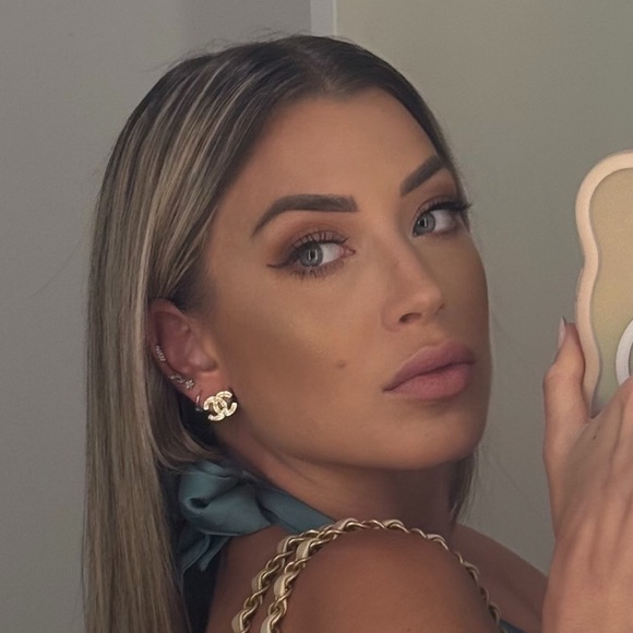 Meet your Posher, Mathilda - Picture 1 of 1